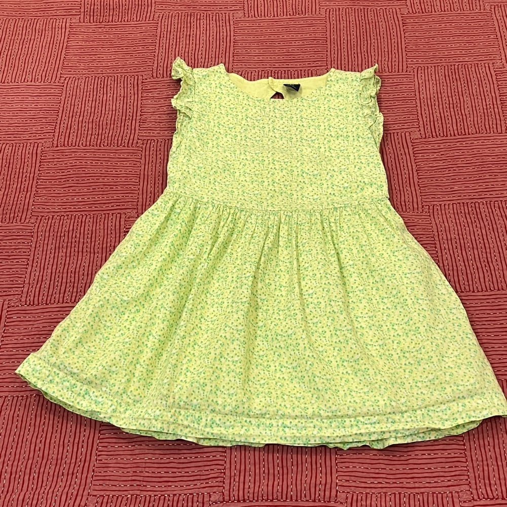 Gap girls size small / 6-7 years Charming Green summer Dress with inner lining